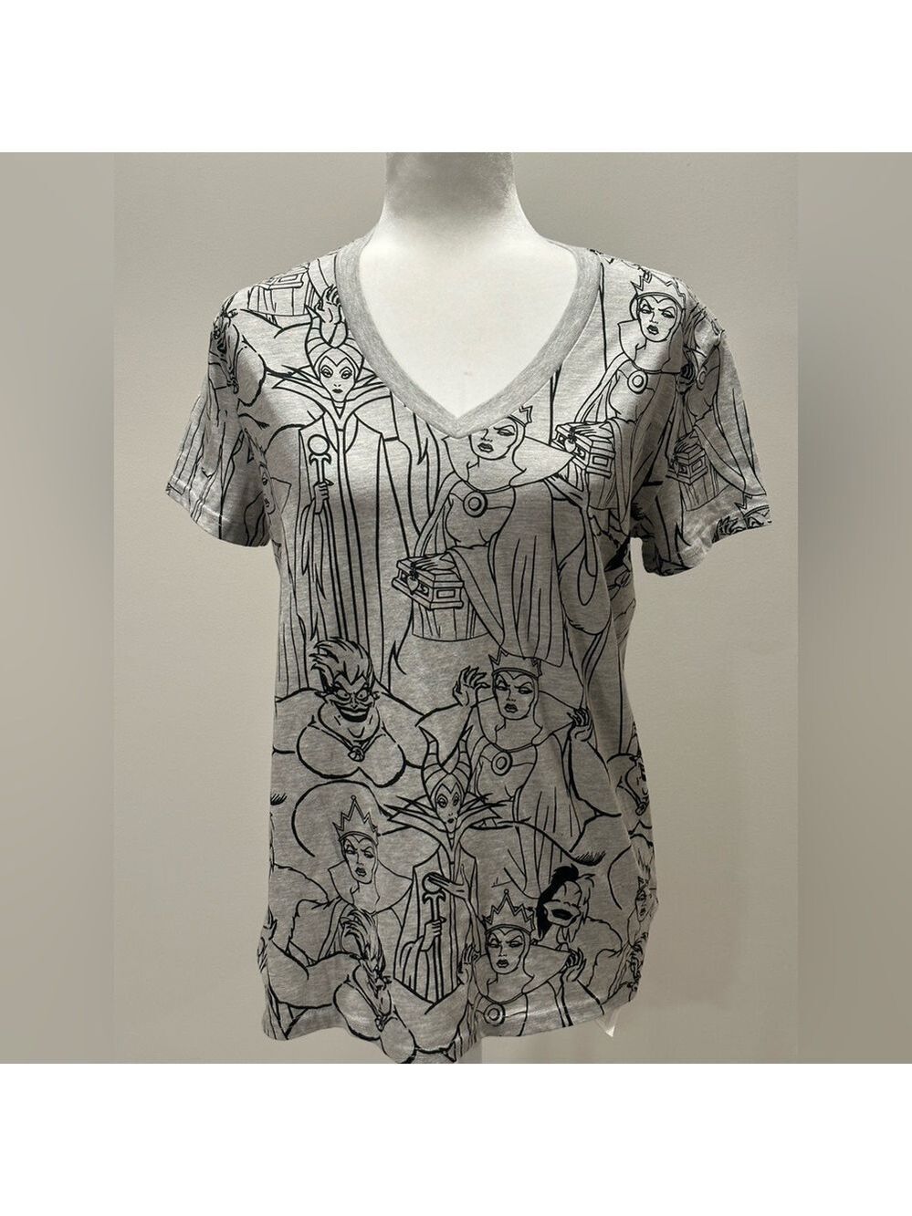 Disney Parks Women's Villains All Over Print Gray V-neck Size Medium.